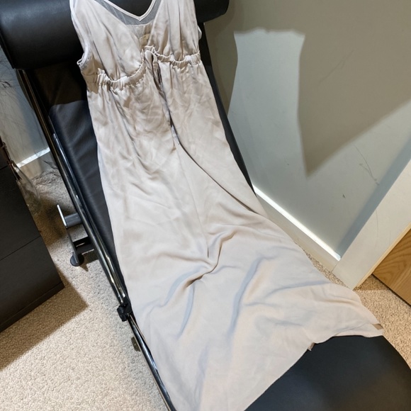 SOLD Vera Wang Luxe 100% silk dress - Picture 4 of 4